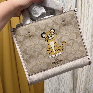Coach - Dempsey tote 22 in Signature Canvas